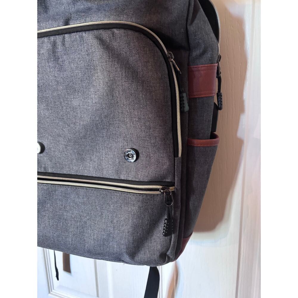 Modoker Laptop Backpack - Picture 3 of 5
